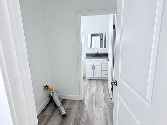 5th image of 13109 Estes Cir