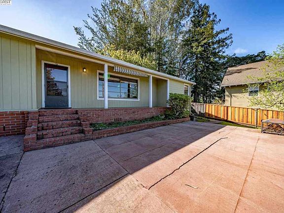 5th image of 224 Navarra Dr
