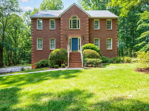 106 Stirling Ct, Forest, VA 24551