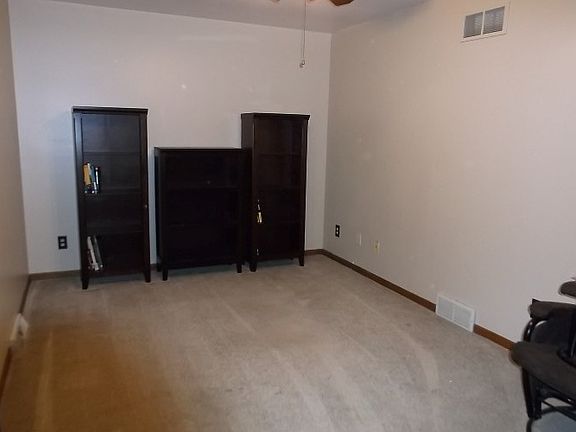 5th image of N171W20551 Valley Dr