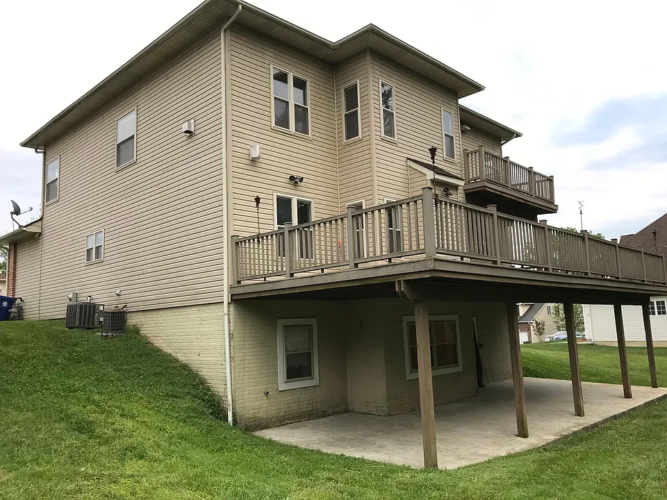 2706 Hillsdale Rd
