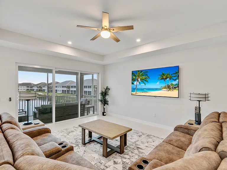 239 Indies Dr E #202 — Photo 4