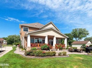 49340 Bayshore Dr, Chesterfield, MI 48047