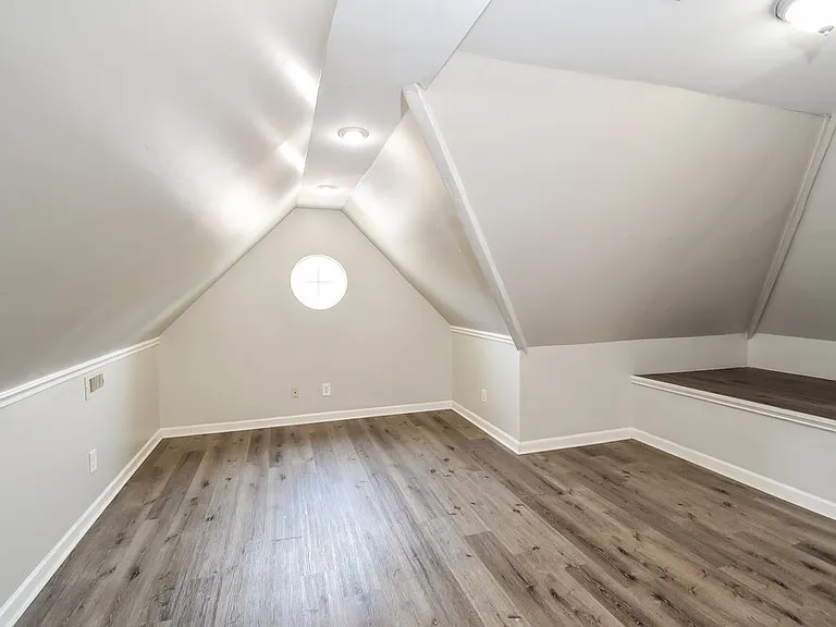 9760 Riggin Dr — Photo 13