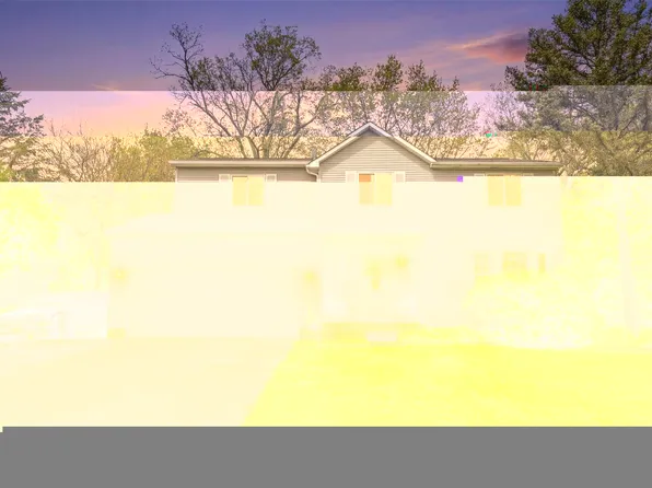 9293 Wildwood Lake Dr, Whitmore Lake, MI 48189