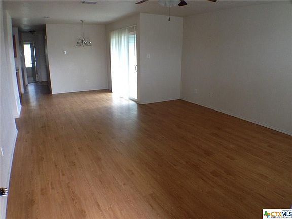 3rd image of 4905 Auburn Dr
