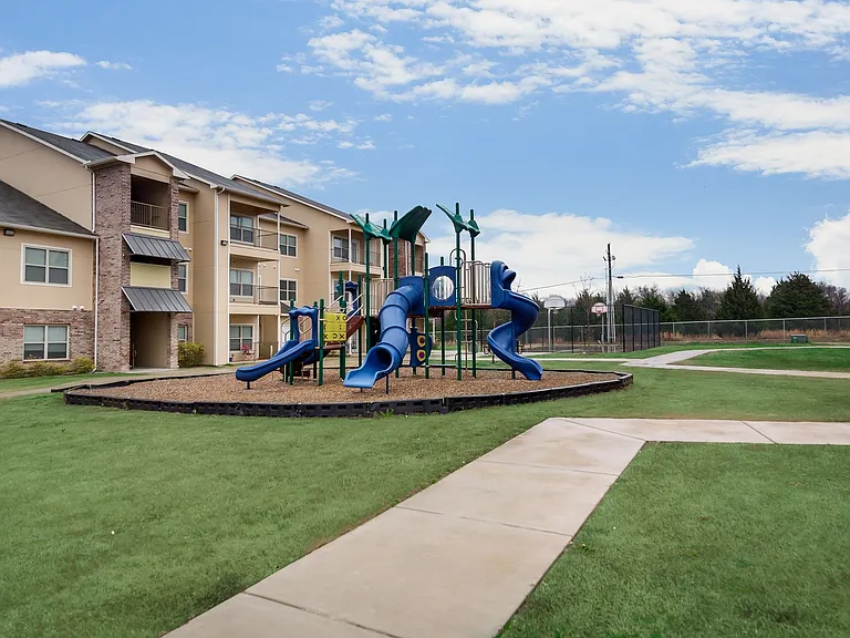 Majors Place — Photo 10
