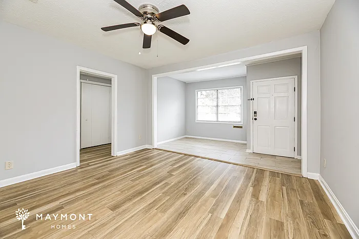 3 bed, 2.0 bath, 1371 sqft, $1,695 — Photo 3