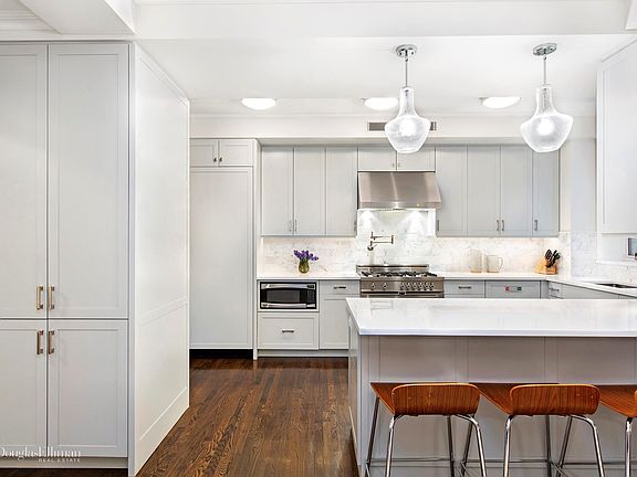 3rd image of 165 W 91st St #14EF