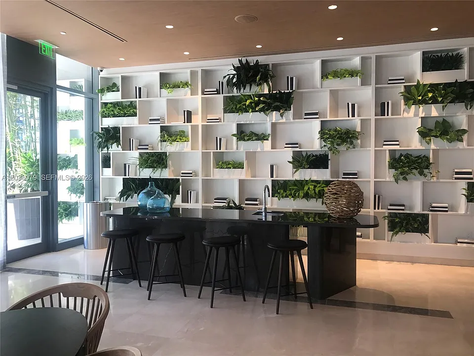 55 SW 9th St #1607
