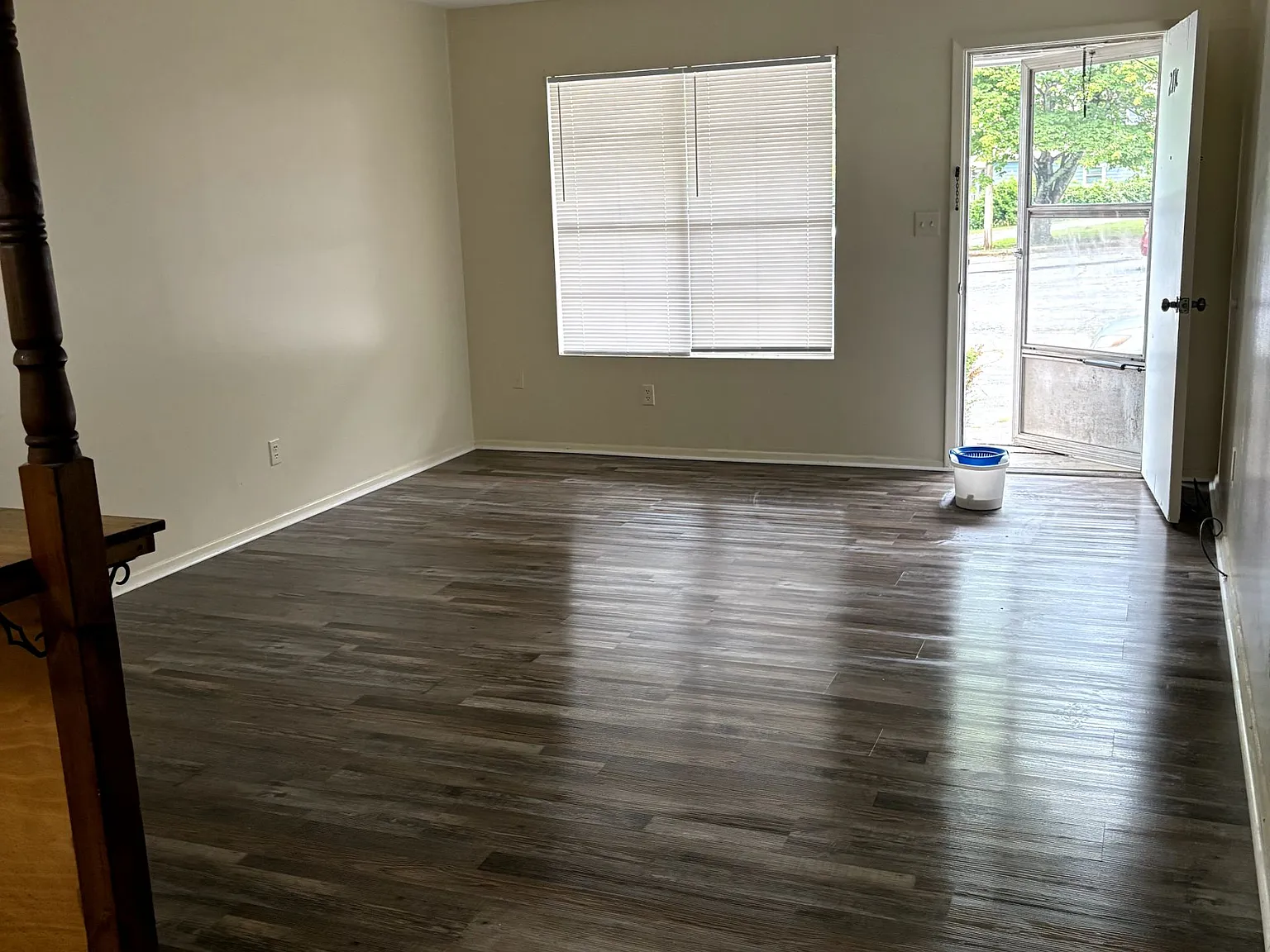 2 bed, 1.5 bath, 1000 sqft, $950 — Photo 2