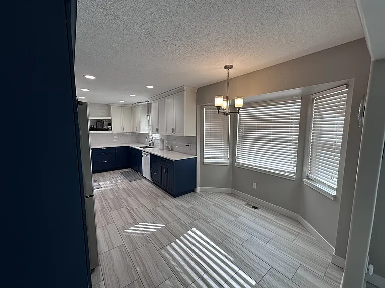 5912 N Sterling Dr — Photo 13