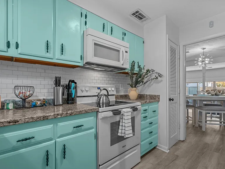 4701 N Kings Hwy #10 — Photo 9