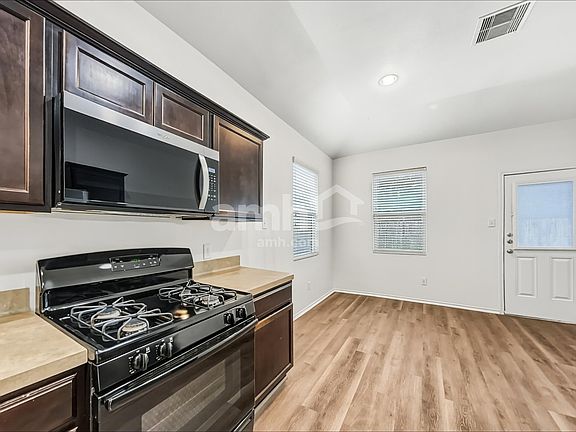 3rd image of 10016 Sterling Place Dr