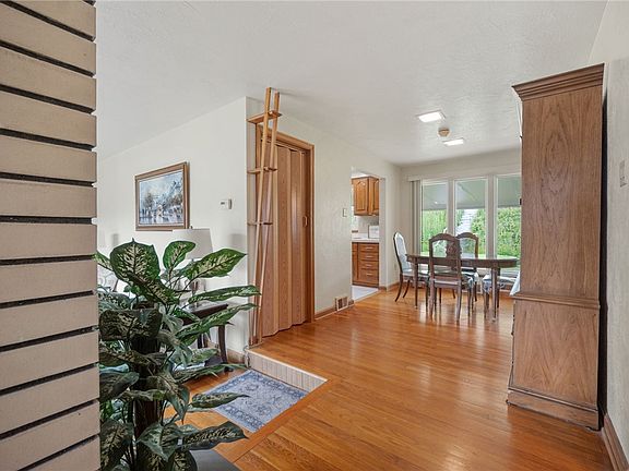 2nd image of 4406 W Run Rd