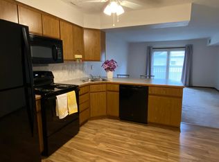 25 Lincoln Ave APT 6, Iowa City, IA 52246