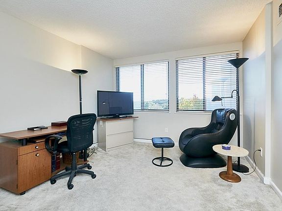 5th image of 250 Hammond Pond Pkwy APT 806S