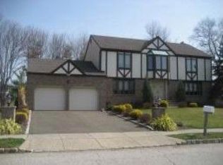 4 Misner Ct, Fairfield, NJ 07004