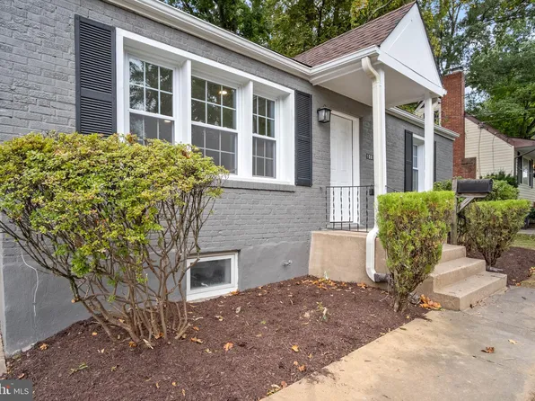 10813 Scott Dr, Fairfax, VA 22030