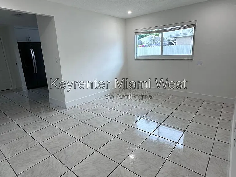 1864 NW 27th St #1 — Photo 7