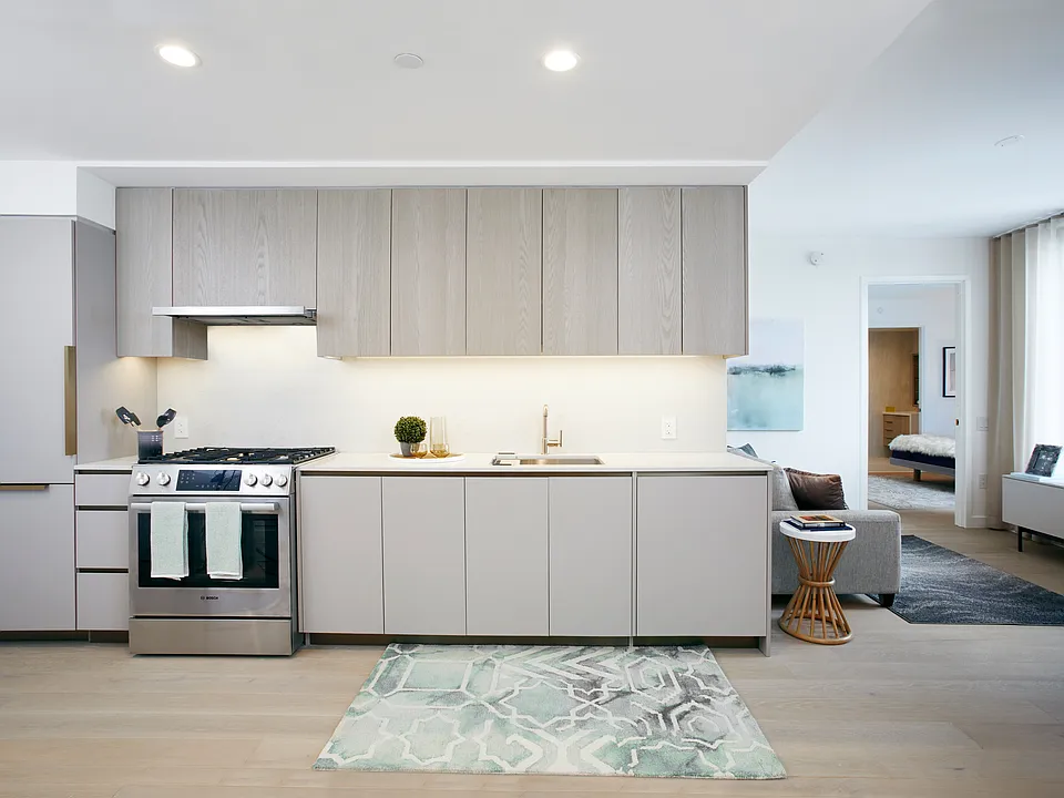 3 Court Sq #1805