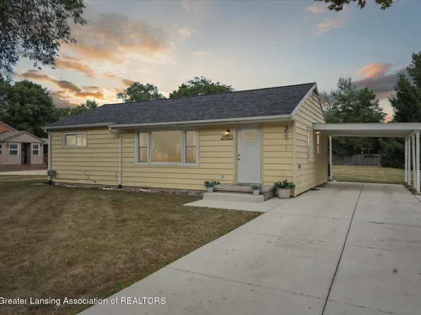 2903 Manley Dr, Lansing, MI 48910