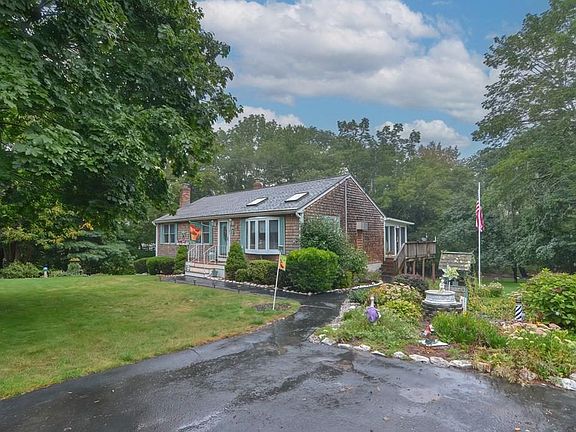 3rd image of 781 Summer St