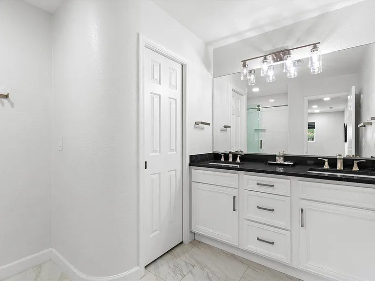 10628 E Cinnabar Ave — Photo 18