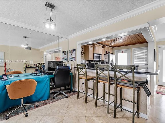 5th image of 1075 NE Miami Gardens Dr APT 406