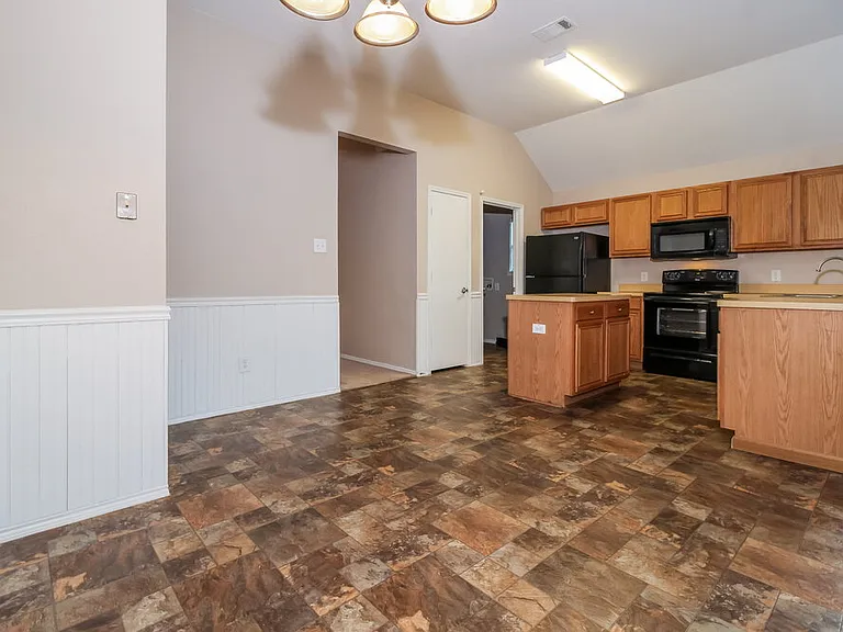 310 Ohara — Photo 7