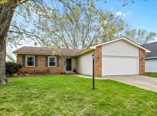 2315 Greenwood Ct, Champaign, IL 61821