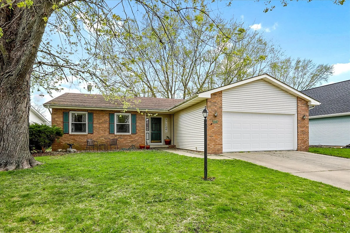 2315 Greenwood Ct photo 1