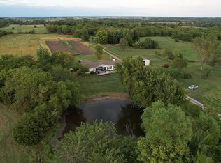 14236 62nd St, Oskaloosa, KS 66066