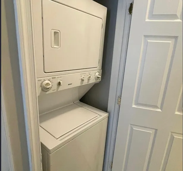 1413 Meridian Pl NW #1C — Photo 7