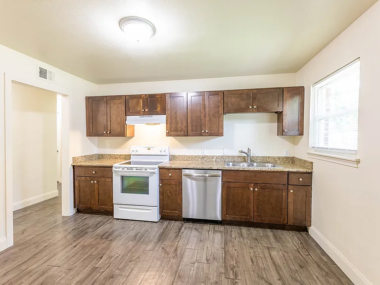 2627 Tealford Dr — Photo 6