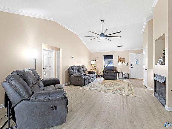 5th image of 332 Ohara Dr