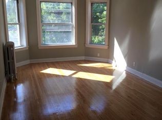 2048 W Estes Ave #2, Chicago, IL 60645