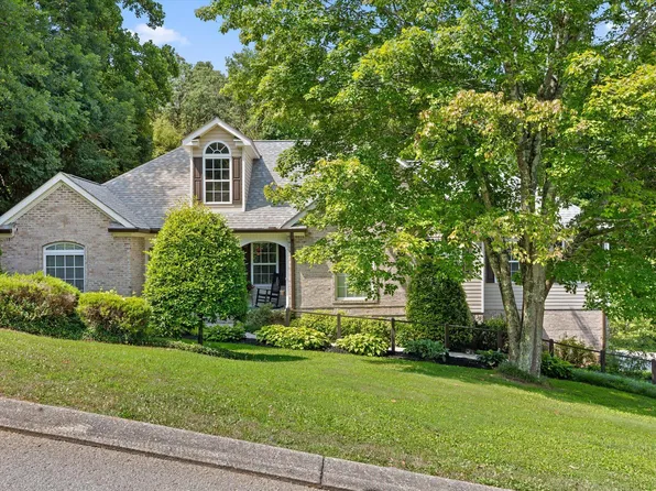 5000 Dellwood Dr, Rossville, GA 30741