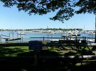 41 Hawthorne Ave, Barrington, RI 02806