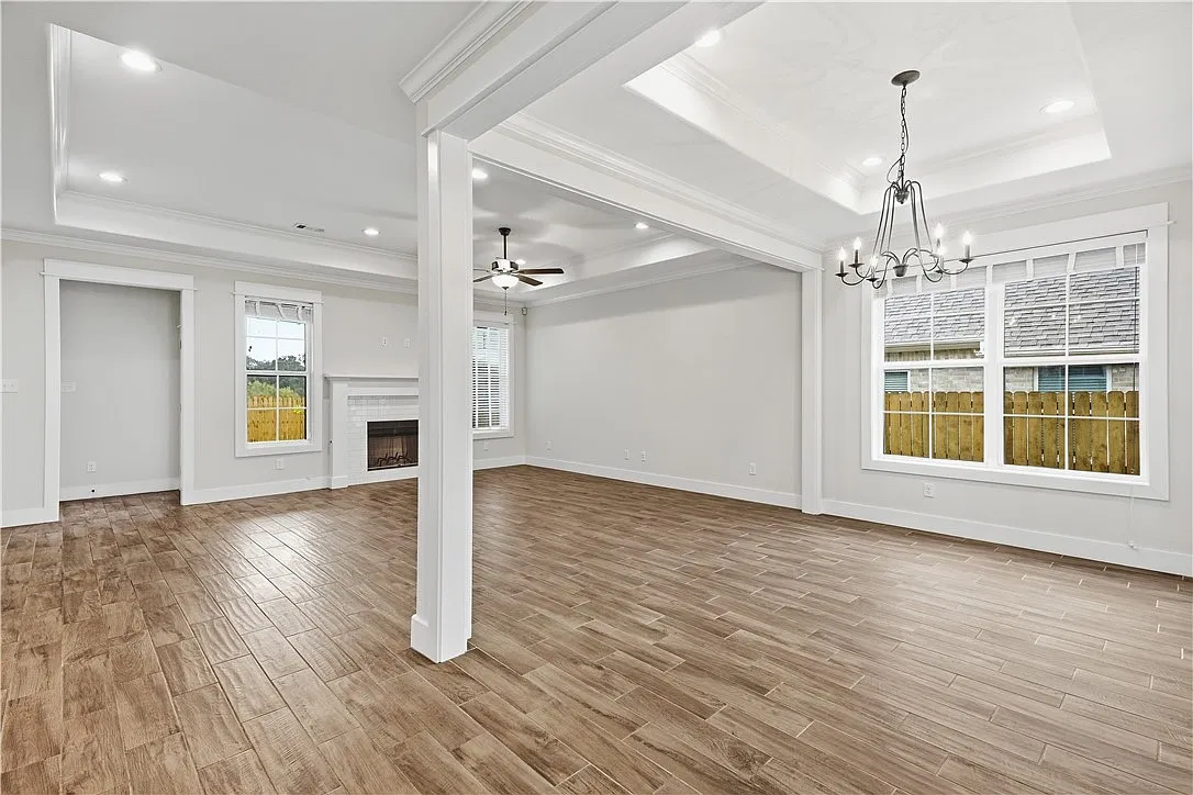 4 bed, 1979 sqft, $3,000 — Photo 2