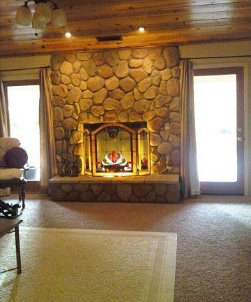 5th image of 400 N Heritage Ln