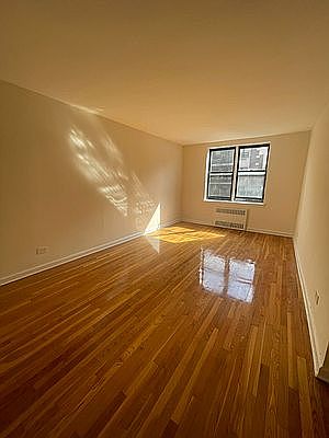 1st image of 14055 Burden Cres APT 6A