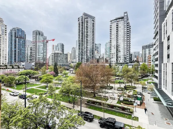 488 Helmcken St #506, Vancouver, BC V6B 6E4