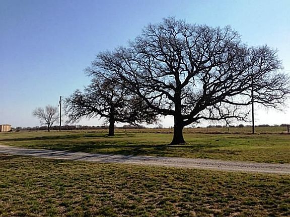 3rd image of 790 Highway 2563
