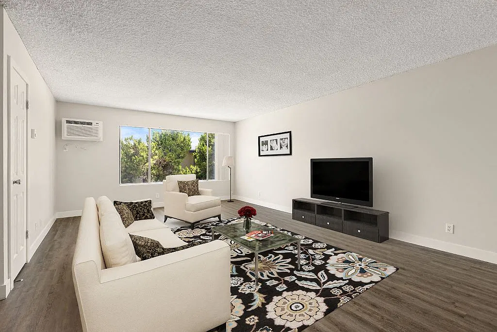 Parthenia Terrace Apartments — Photo 2