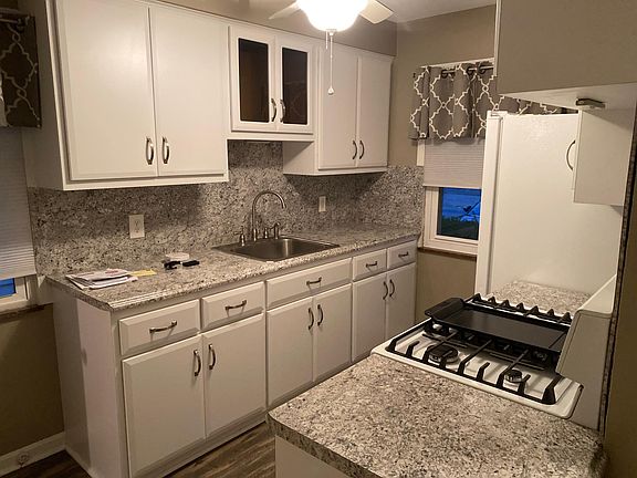 Granite like formica top.