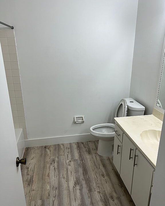 1st image of 3987 Adra Ave