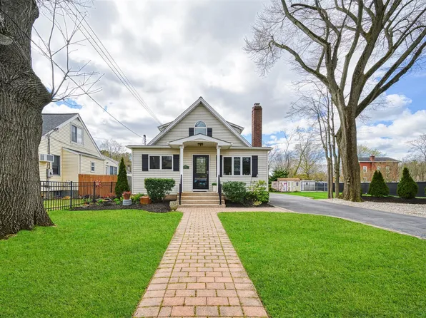 120 Floral Park Street, Islip Terrace, NY 11752