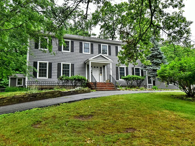 55 George St — Photo 1