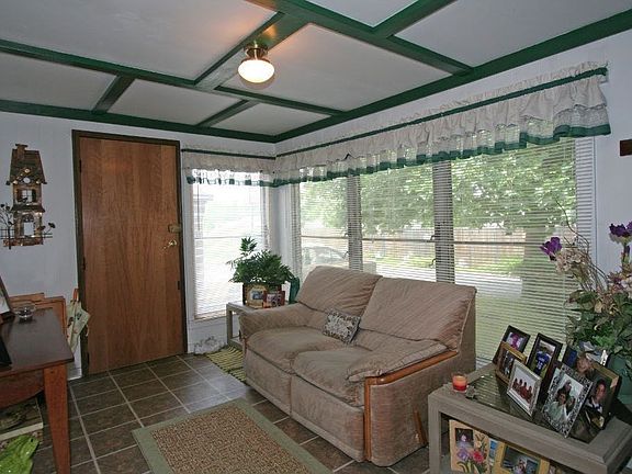 3rd image of 2429 Walker Ave